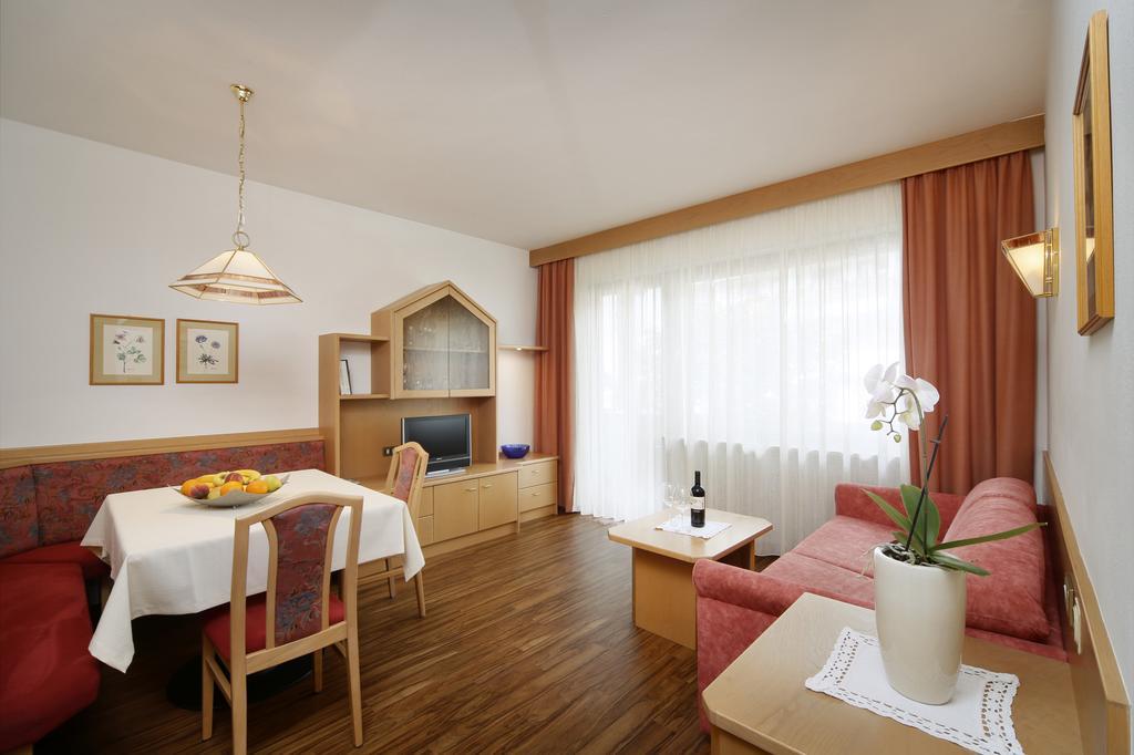 Egger Apartments Rifiano Pokoj fotografie